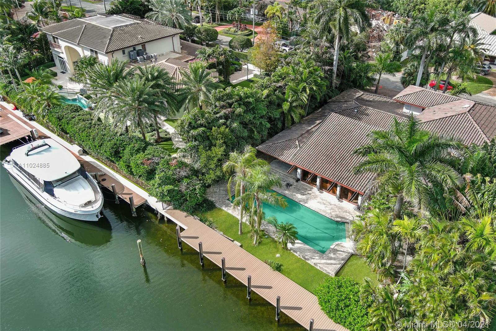 513 Oleander Dr, Hallandale Beach, Florida 33009, 6 Bedrooms Bedrooms, ,4 BathroomsBathrooms,Residential,Sold,GOLDEN ISLES SEC A,Oleander Dr,A11024885