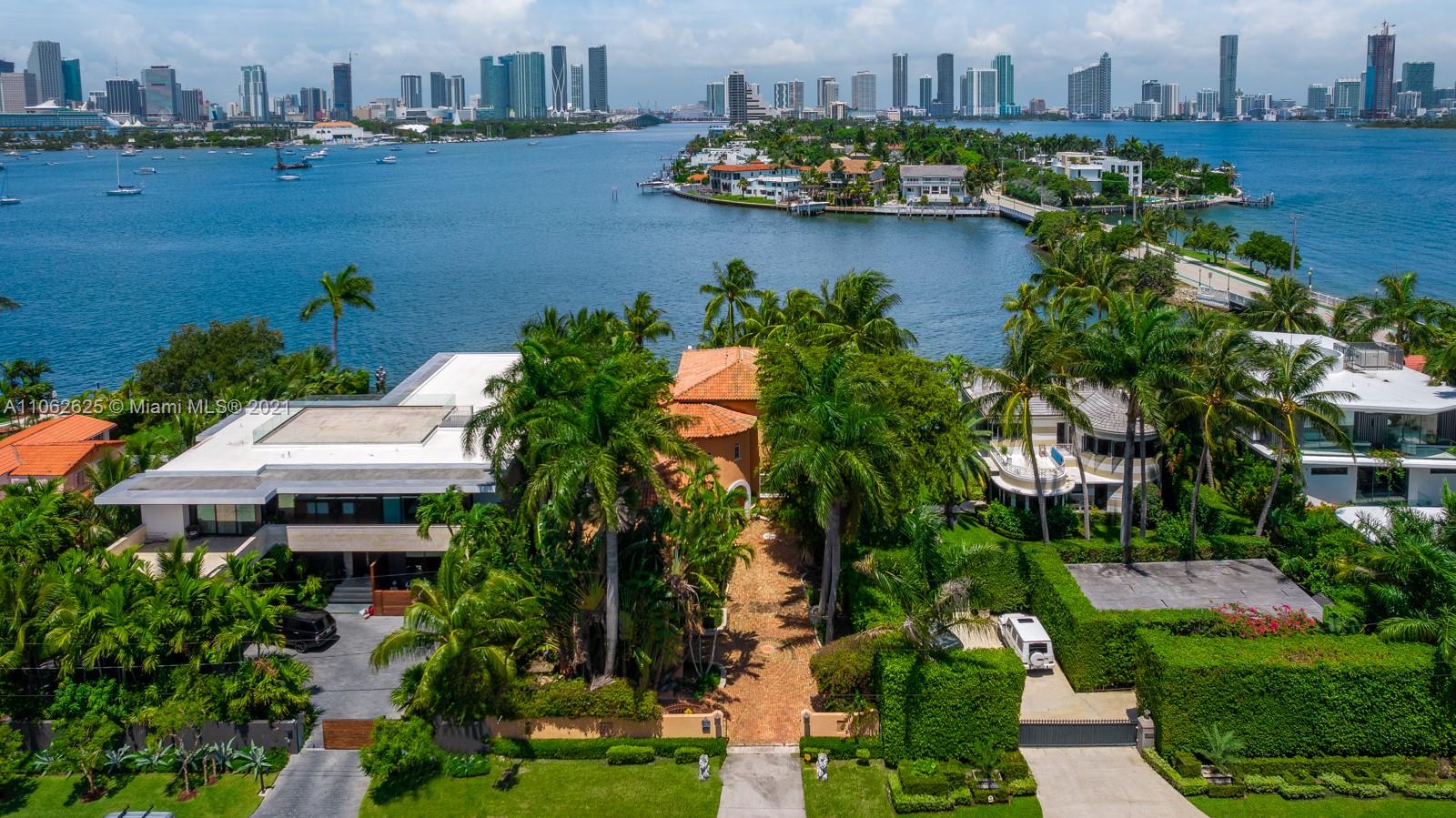 206 San Marino Dr, Miami Beach, Florida 33139, 5 Bedrooms Bedrooms, ,4 BathroomsBathrooms,Residential,Sold,SAN MARINO ISLAND,San Marino Dr,A11062625