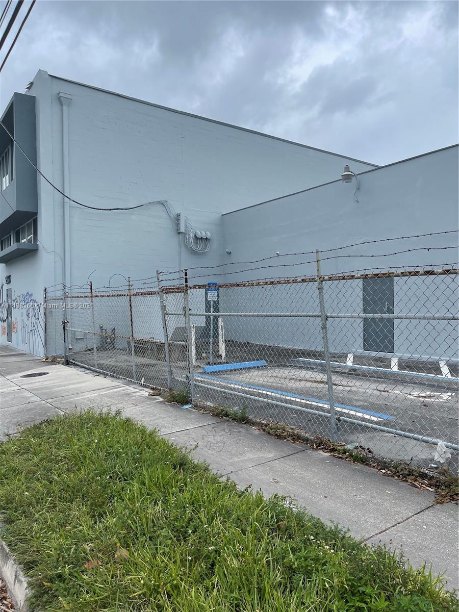 555 29th St, Miami, Florida 33127, ,Commercial Sale,Sold,29th St,A11130366