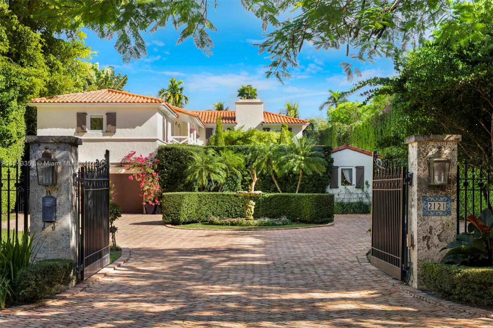 2121 Lake Ave, Miami Beach, Florida 33140, 6 Bedrooms Bedrooms, ,6 BathroomsBathrooms,Residential,Sold,SUNSET LAKE EXTENSION,Lake Ave,A11143351