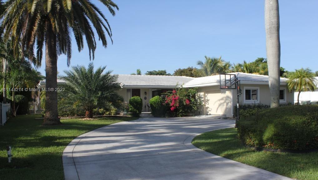 467 Sunset Dr, Hallandale Beach, Florida 33009, 4 Bedrooms Bedrooms, ,2 BathroomsBathrooms,Residential,Sold,GOLDEN ISLES SEC,Sunset Dr,A11144214