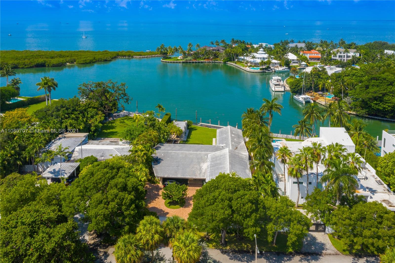 900 HARBOR DRIVE, Key Biscayne, Florida 33149, 6 Bedrooms Bedrooms, ,6 BathroomsBathrooms,Residential,Sold,Cape Fla Sec 01,HARBOR DRIVE,A11089707