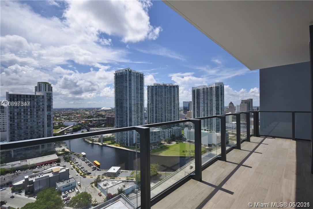 68 6th St, Miami, Florida 33131, 1 Bedroom Bedrooms, ,1 BathroomBathrooms,Residential,Sold,BRICKELL CITY CENTRE,6th St,A10512269