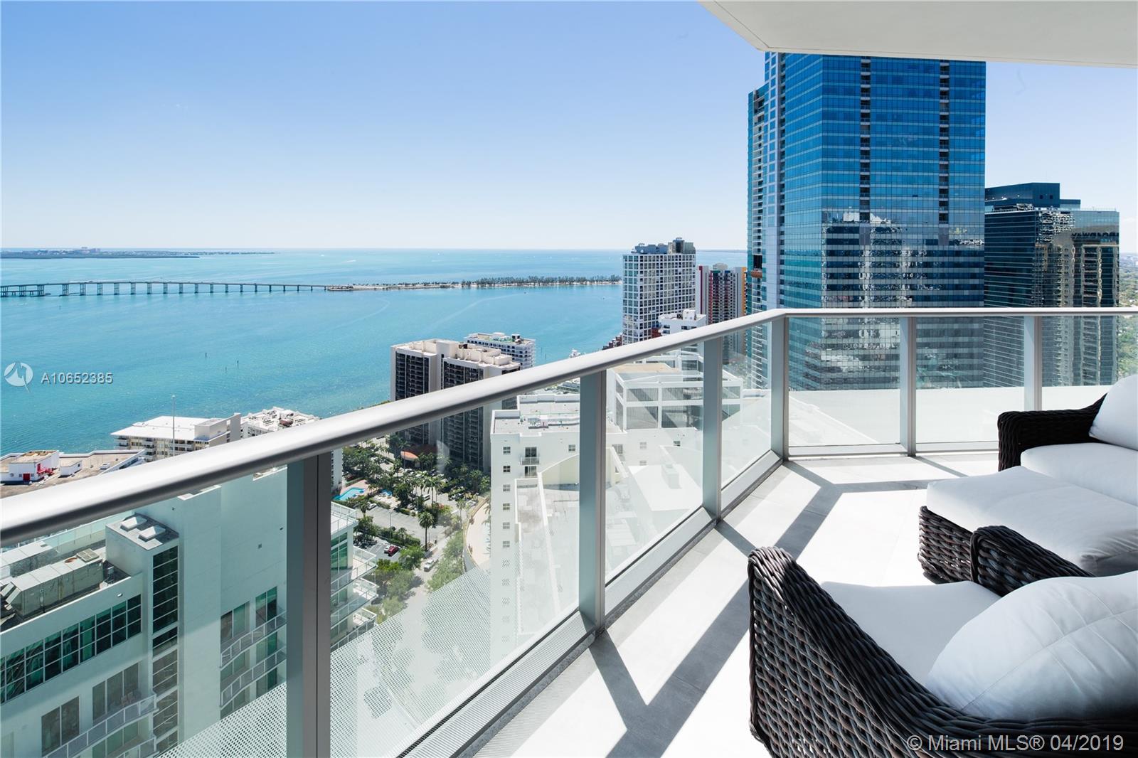 1300 Brickell Bay Dr, Miami, Florida 33131, 3 Bedrooms Bedrooms, ,3 BathroomsBathrooms,Residential,Sold,Brickell house Condo,Brickell Bay Dr,A10652385