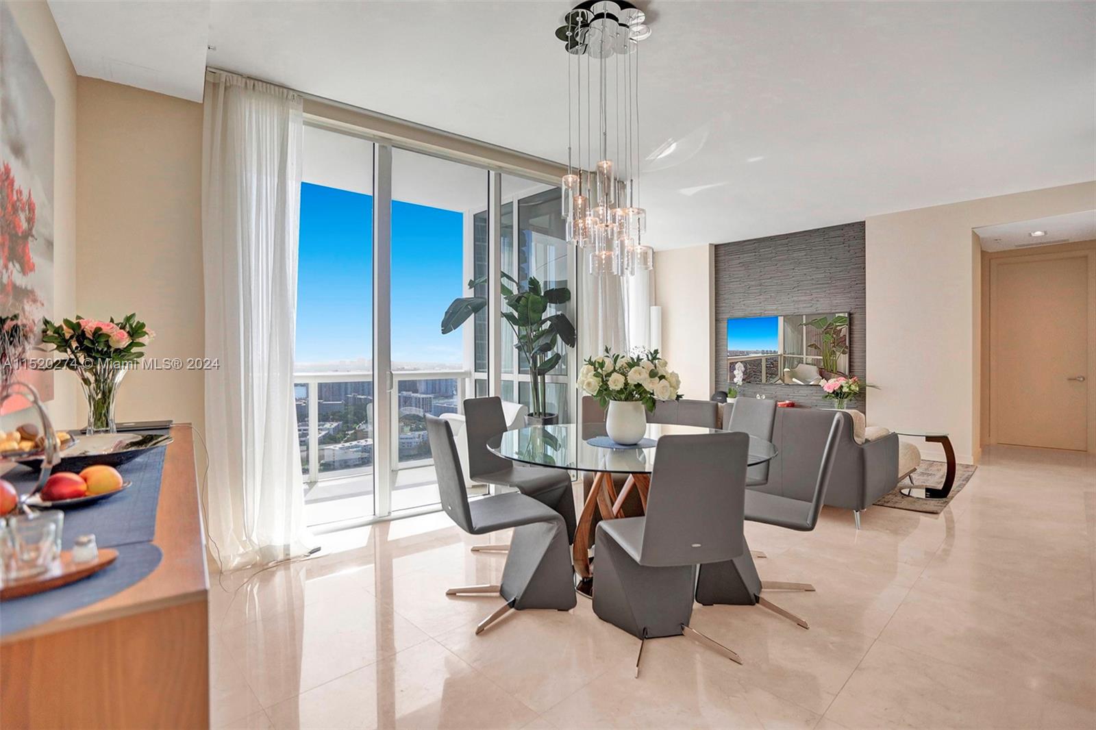 18201 Collins Ave, Sunny Isles Beach, Florida 33160, 2 Bedrooms Bedrooms, ,2 BathroomsBathrooms,Residential Lease,For Rent,TRUMP ROYALE CONDO,Collins Ave,A11520274