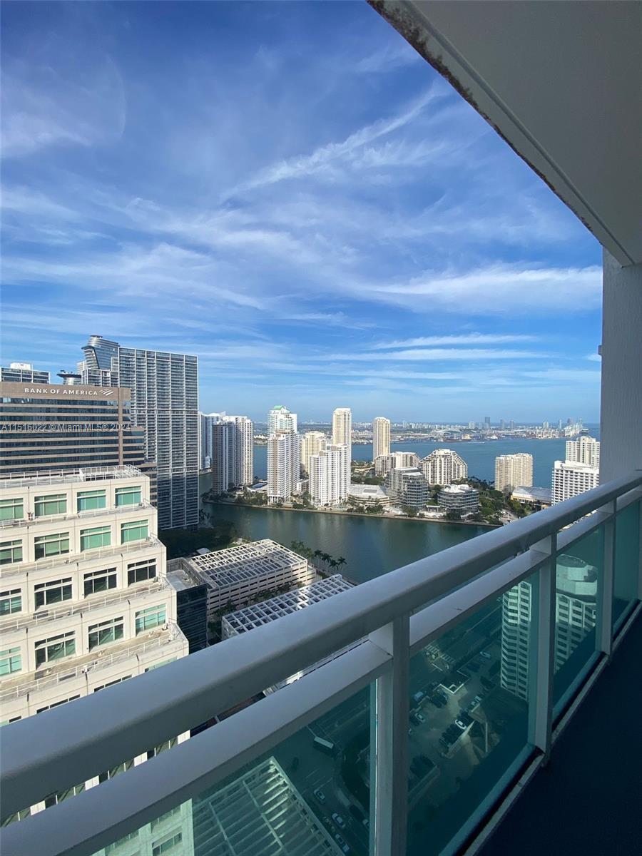 950 Brickell Bay Dr, Miami, Florida 33131, 1 Bedroom Bedrooms, ,1 BathroomBathrooms,Residential Lease,For Rent,THE PLAZA 851 BRICKELL CO,Brickell Bay Dr,A11516022