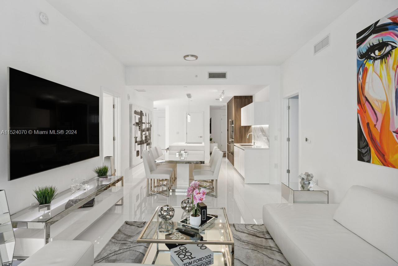 851 1st Ave, Miami, Florida 33132, 2 Bedrooms Bedrooms, ,3 BathroomsBathrooms,Residential,For Sale,PARAMOUNT MIAMI WORLDCENT,1st Ave,A11524070