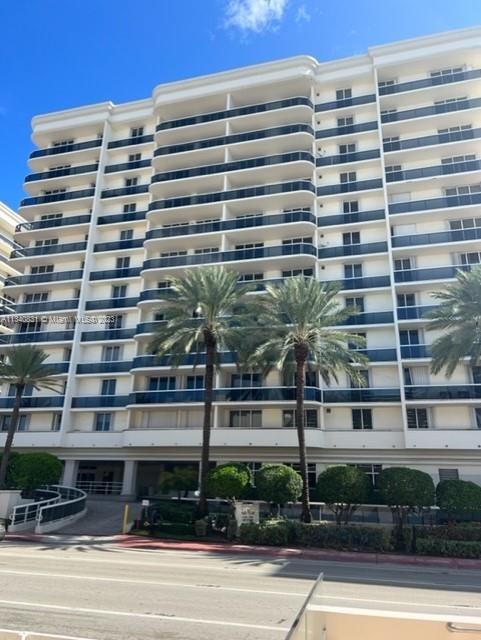 9559 Collins Ave, Surfside, Florida 33154, 3 Bedrooms Bedrooms, ,2 BathroomsBathrooms,Residential,For Sale,SOLIMAR,Collins Ave,A11340831