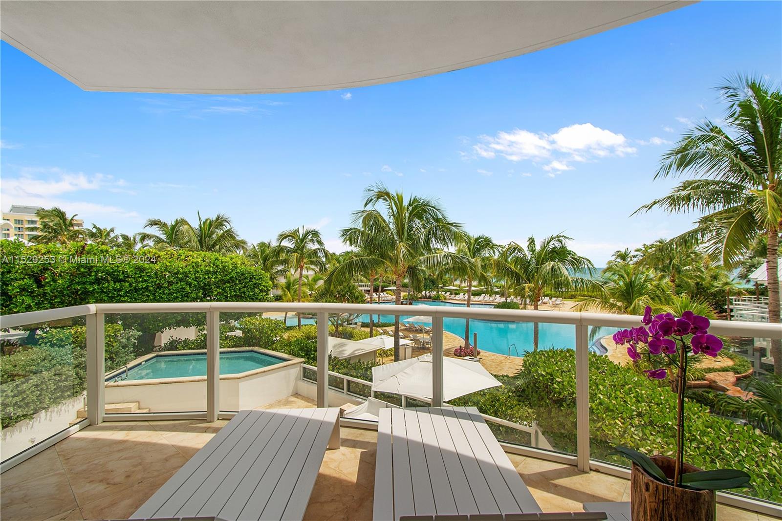 50 Pointe Dr, Miami Beach, Florida 33139, 4 Bedrooms Bedrooms, ,4 BathroomsBathrooms,Residential Lease,For Rent,CONTINUUM ON SOUTH BEACH,Pointe Dr,A11529253