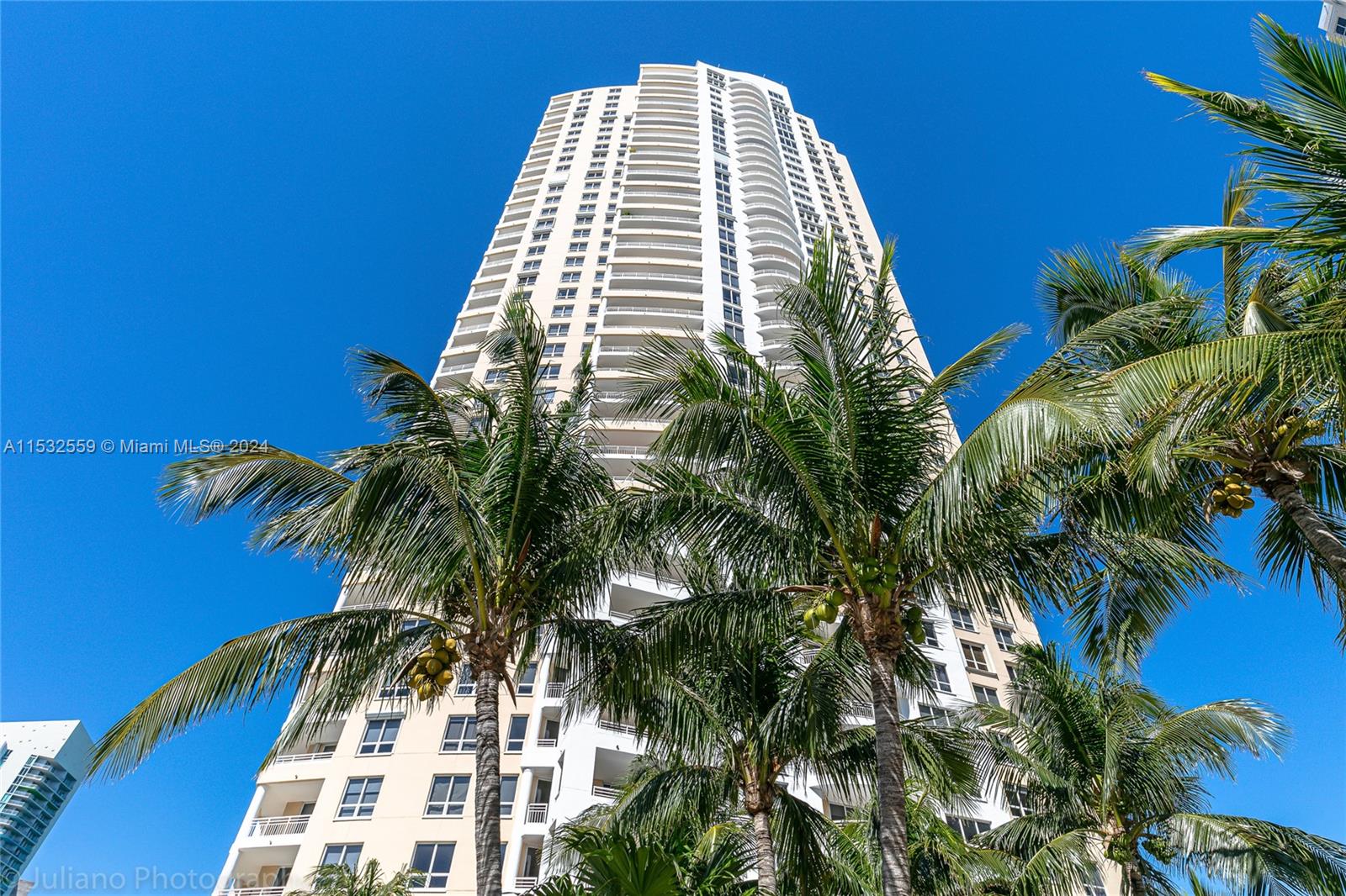 848 Brickell Key Dr, Miami, Florida 33131, 3 Bedrooms Bedrooms, ,2 BathroomsBathrooms,Residential Lease,For Rent,THREE TEQUESTA POINT COND,Brickell Key Dr,A11532559