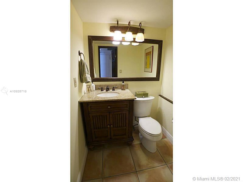 2333 Brickell Ave, Miami, Florida 33129, 1 Bedroom Bedrooms, ,1 BathroomBathrooms,Residential,Sold,Brickell Bay Club,Brickell Ave,A10925718