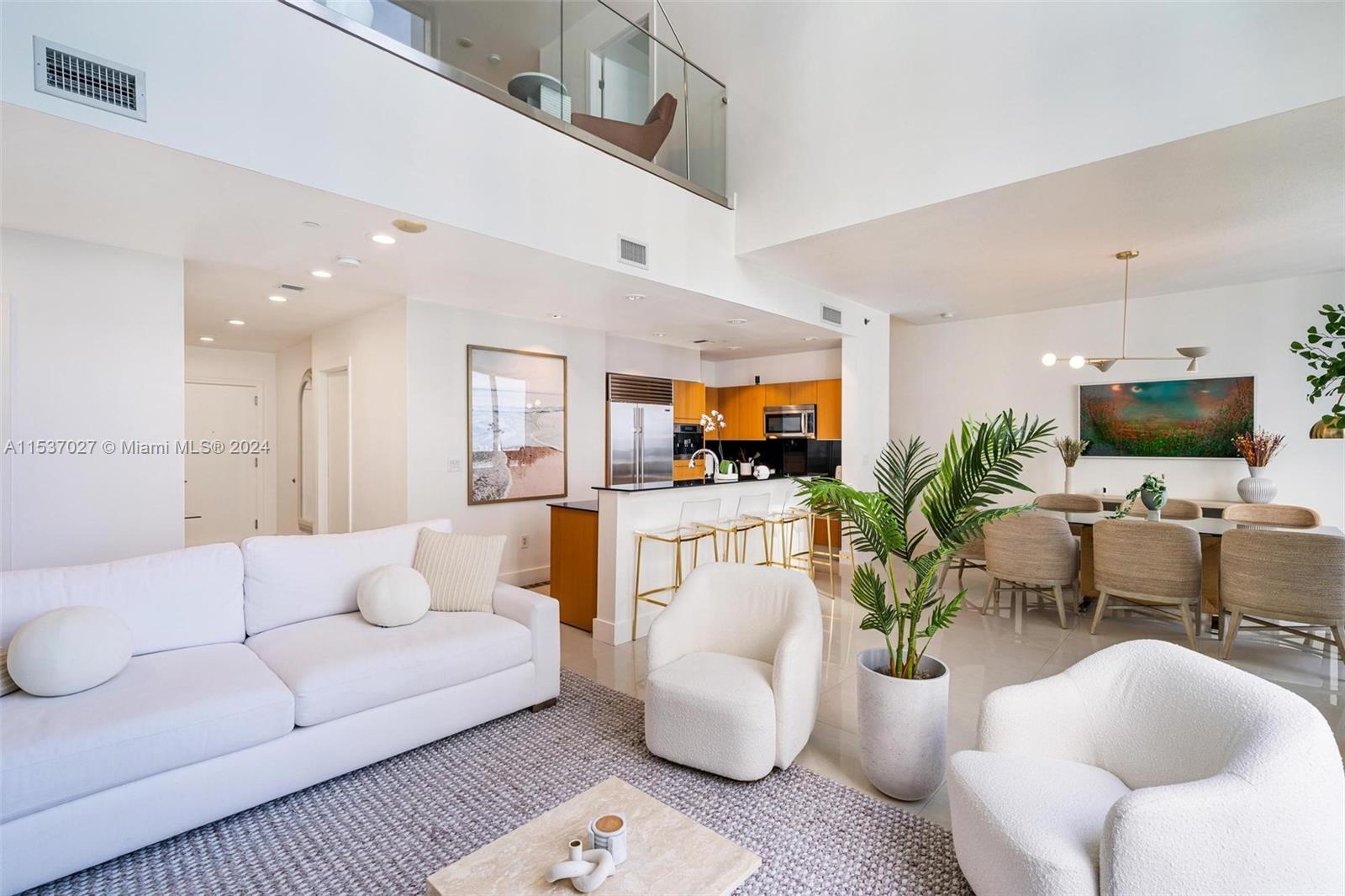 1050 Brickell Ave, Miami, Florida 33131, 3 Bedrooms Bedrooms, ,3 BathroomsBathrooms,Residential Lease,For Rent,1060 BRICKELL CONDO,Brickell Ave,A11537027