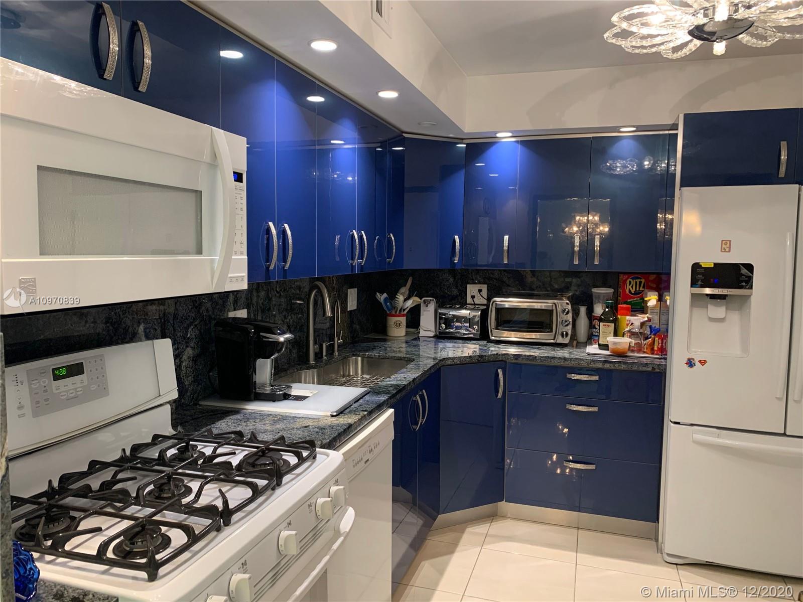 2030 Ocean Dr, Hallandale Beach, Florida 33009, 2 Bedrooms Bedrooms, ,2 BathroomsBathrooms,Residential,Sold,PARKER PLAZA,Ocean Dr,A10970839