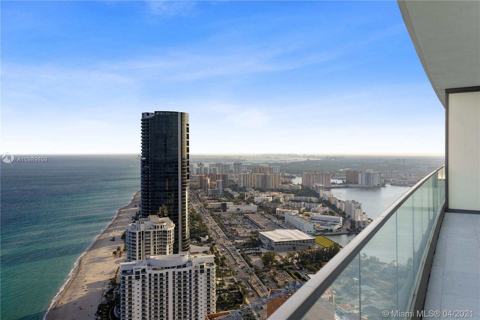18975 Collins Ave, Sunny Isles Beach, Florida 33160, 4 Bedrooms Bedrooms, ,5 BathroomsBathrooms,Residential,Sold,RESIDENCES BY ARMANI/CASA,Collins Ave,A10989659