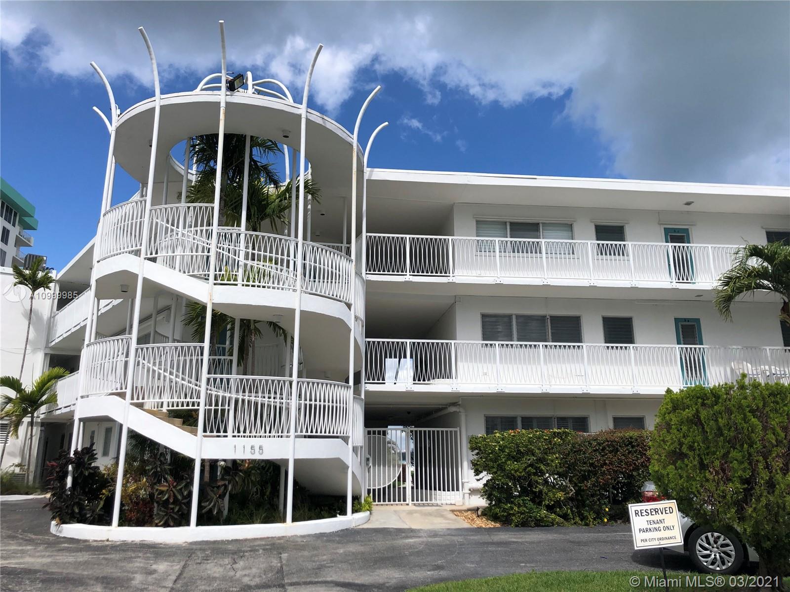 1155 103rd St, Bay Harbor Islands, Florida 33154, 1 Bedroom Bedrooms, ,1 BathroomBathrooms,Residential,Sold,BAY HARBOR CLUB,103rd St,A10999985