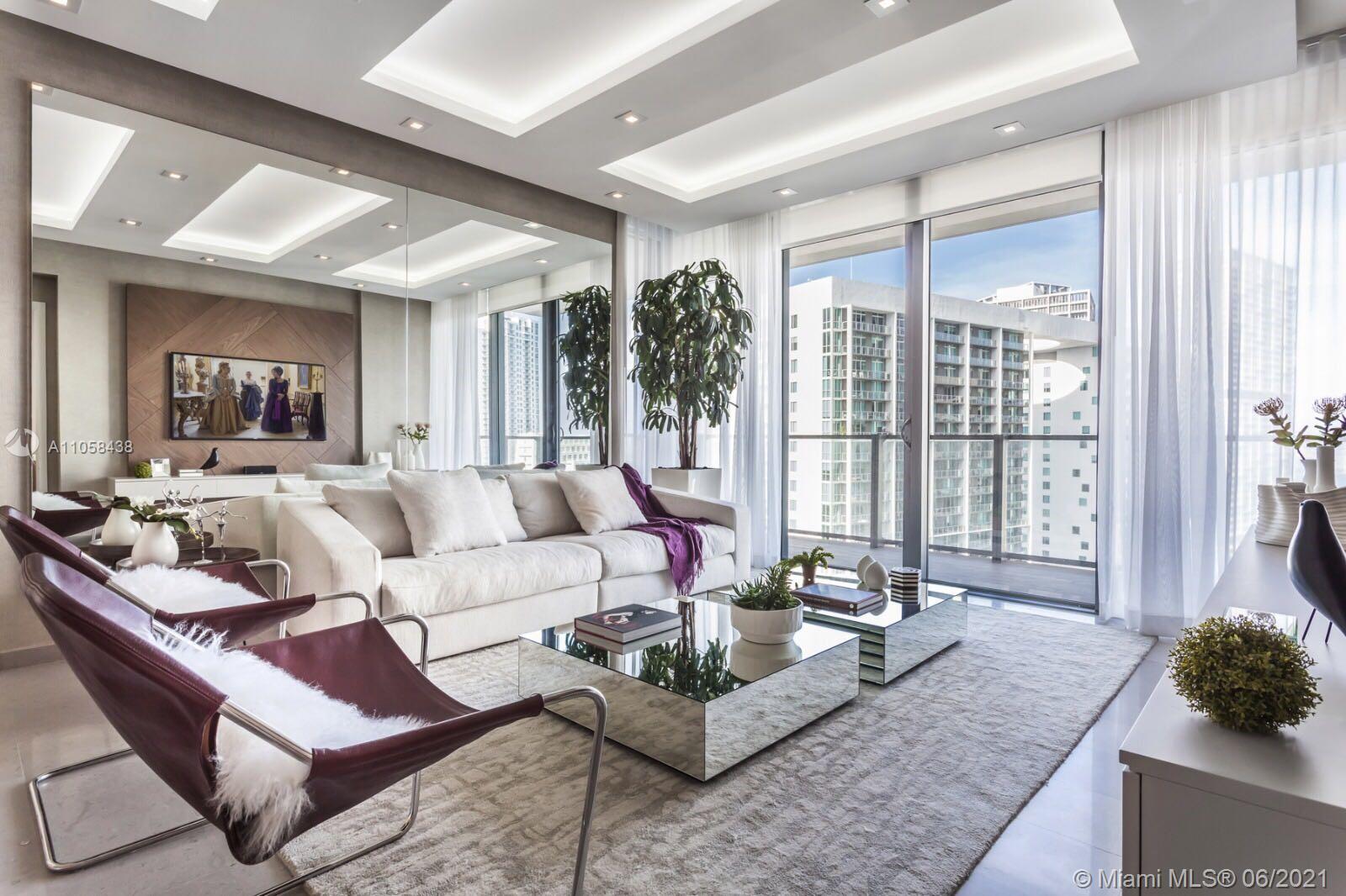 68 6th St, Miami, Florida 33131, 2 Bedrooms Bedrooms, ,2 BathroomsBathrooms,Residential,Sold,Reach Brickell City Cente,6th St,A11058438