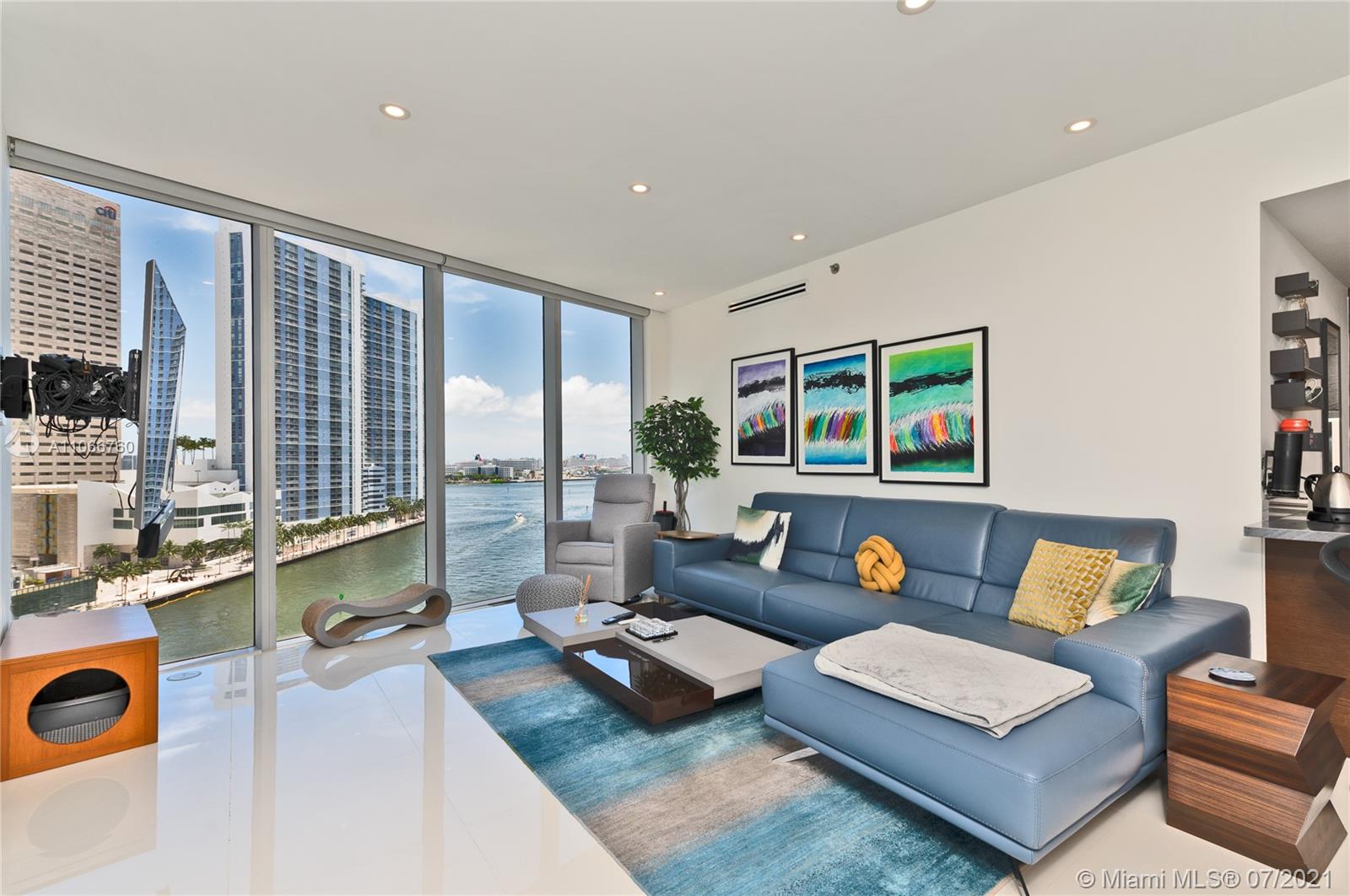 465 Brickell Ave, Miami, Florida 33131, 2 Bedrooms Bedrooms, ,2 BathroomsBathrooms,Residential,Sold,Icon Brickell,Brickell Ave,A11066760