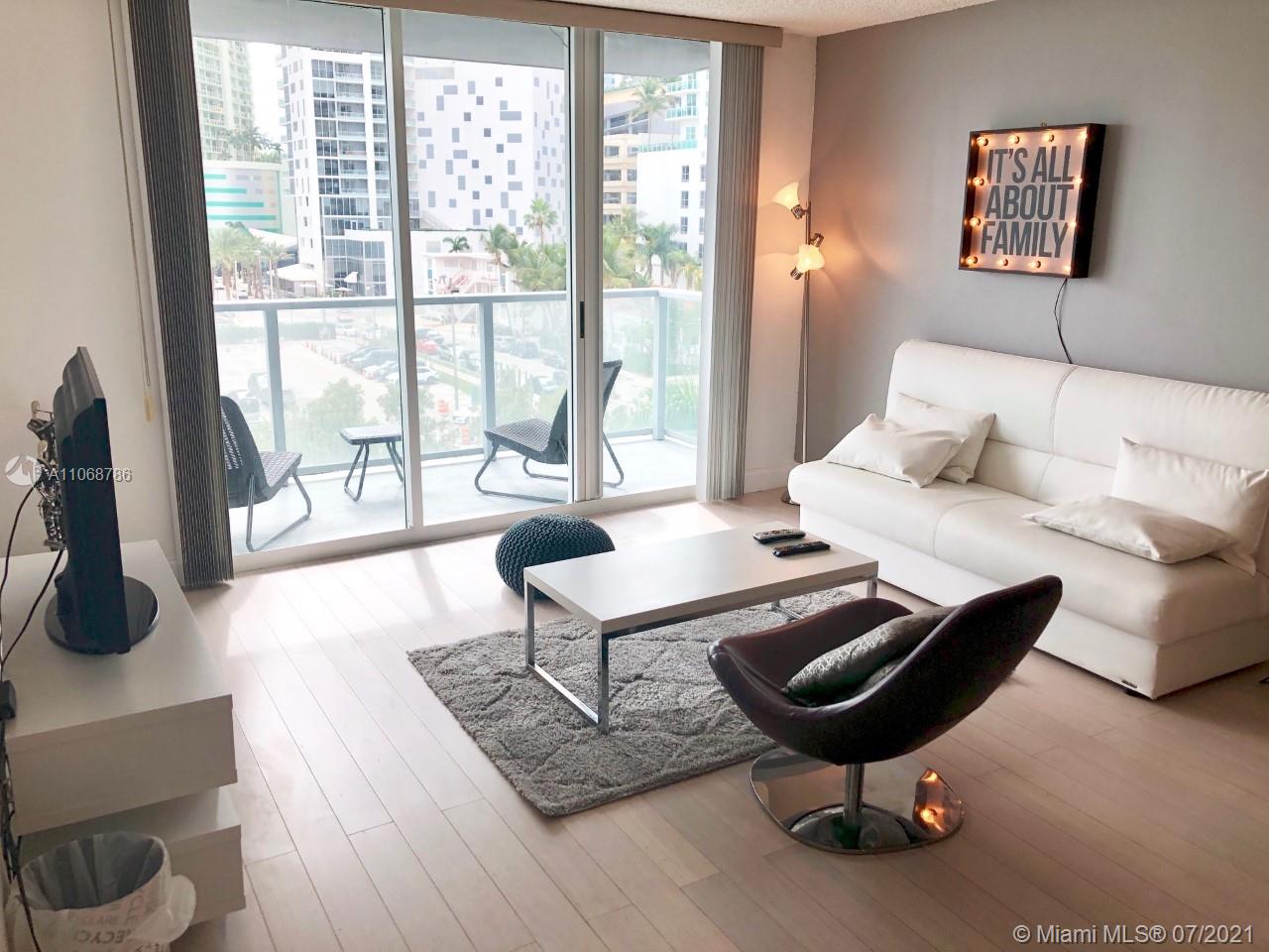 1155 Brickell Bay Dr, Miami, Florida 33131, 1 Bedroom Bedrooms, ,1 BathroomBathrooms,Residential,Sold,THE MARK,Brickell Bay Dr,A11068786