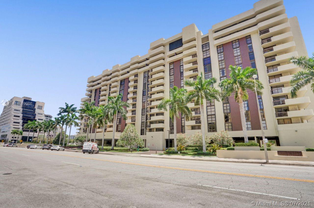 600 Biltmore Way, Coral Gables, Florida 33134, 2 Bedrooms Bedrooms, ,2 BathroomsBathrooms,Residential,Sold,BILTMORE II,Biltmore Way,A11070986