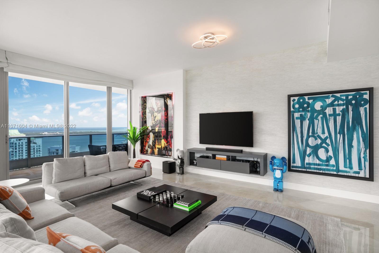 200 Biscayne Boulevard Way, Miami, Florida 33131, 3 Bedrooms Bedrooms, ,3 BathroomsBathrooms,Residential,Sold,Epic Residence,Biscayne Boulevard Way,A11071604