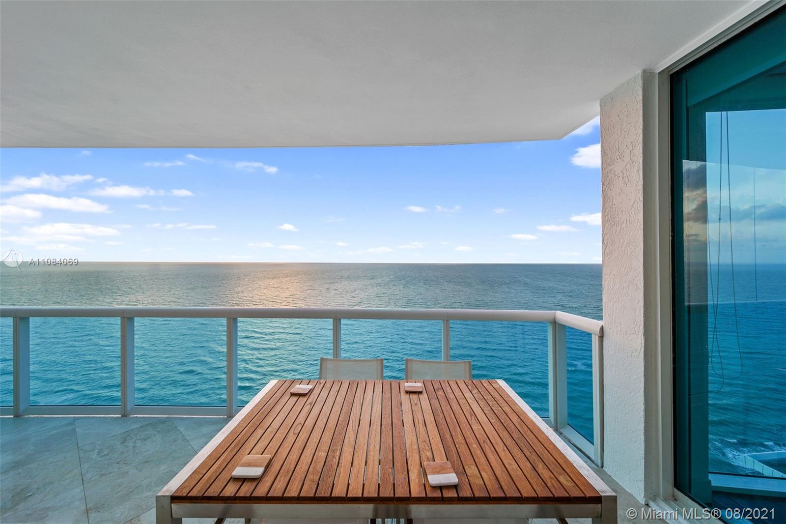 2711 Ocean Dr, Hollywood, Florida 33019, 3 Bedrooms Bedrooms, ,3 BathroomsBathrooms,Residential,Sold,Trump Hollywood,Ocean Dr,A11084069
