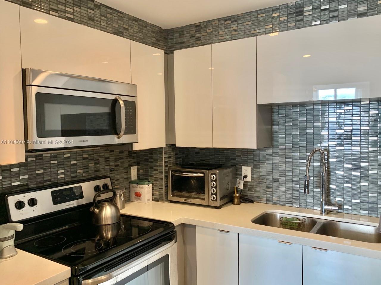 1950 Ocean Dr, Hallandale Beach, Florida 33009, 2 Bedrooms Bedrooms, ,2 BathroomsBathrooms,Residential,Sold,HEMISPHERES,Ocean Dr,A11095607