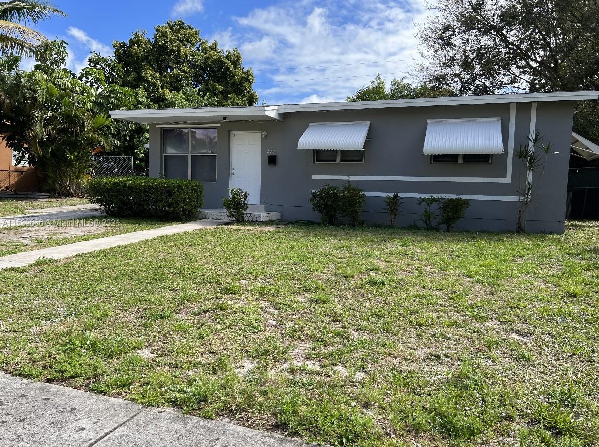 3231 32nd Ave, West Park, Florida 33023, 3 Bedrooms Bedrooms, ,1 BathroomBathrooms,Residential Lease,For Rent,LAKE FOREST SEC 4,32nd Ave,A11539666