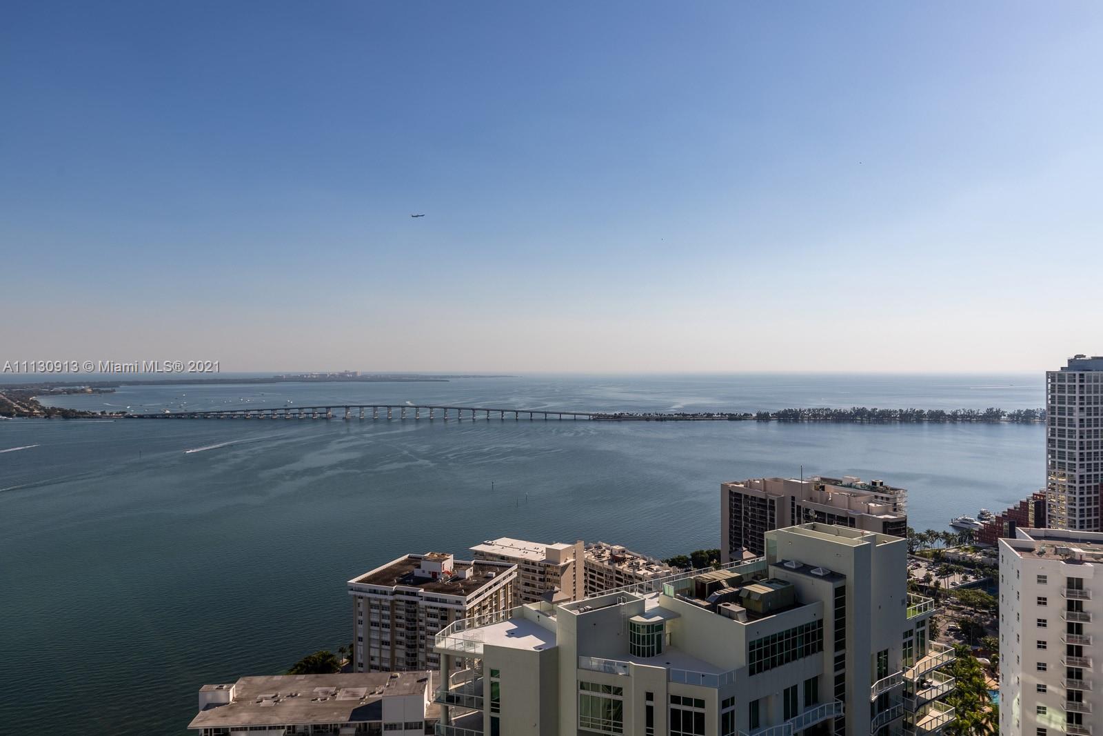 1300 Brickell Bay Dr, Miami, Florida 33131, 4 Bedrooms Bedrooms, ,3 BathroomsBathrooms,Residential,Sold,BRICKELLHOUSE,Brickell Bay Dr,A11130913