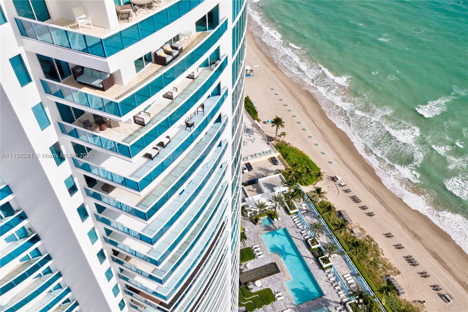 2711 Ocean Dr, Hollywood, Florida 33019, 3 Bedrooms Bedrooms, ,3 BathroomsBathrooms,Residential,Sold,TRUMP HOLLYWOOD,Ocean Dr,A11139281