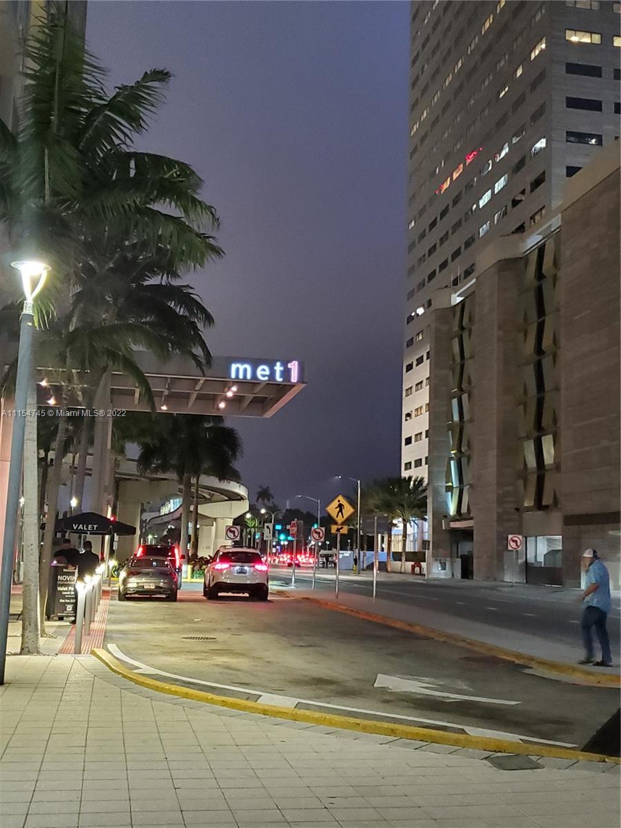 300 Biscayne Blvd, Miami, Florida 33131, 1 Bedroom Bedrooms, ,1 BathroomBathrooms,Residential,Sold,MET 1,Biscayne Blvd,A11154745