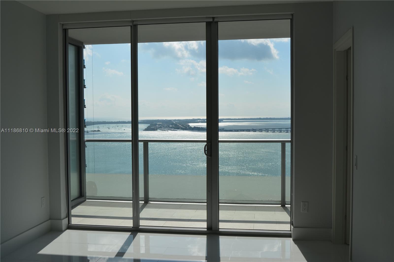 1300 Brickell Bay Dr, Miami, Florida 33131, 1 Bedroom Bedrooms, ,1 BathroomBathrooms,Residential,Sold,Brickellhouse,Brickell Bay Dr,A11186810