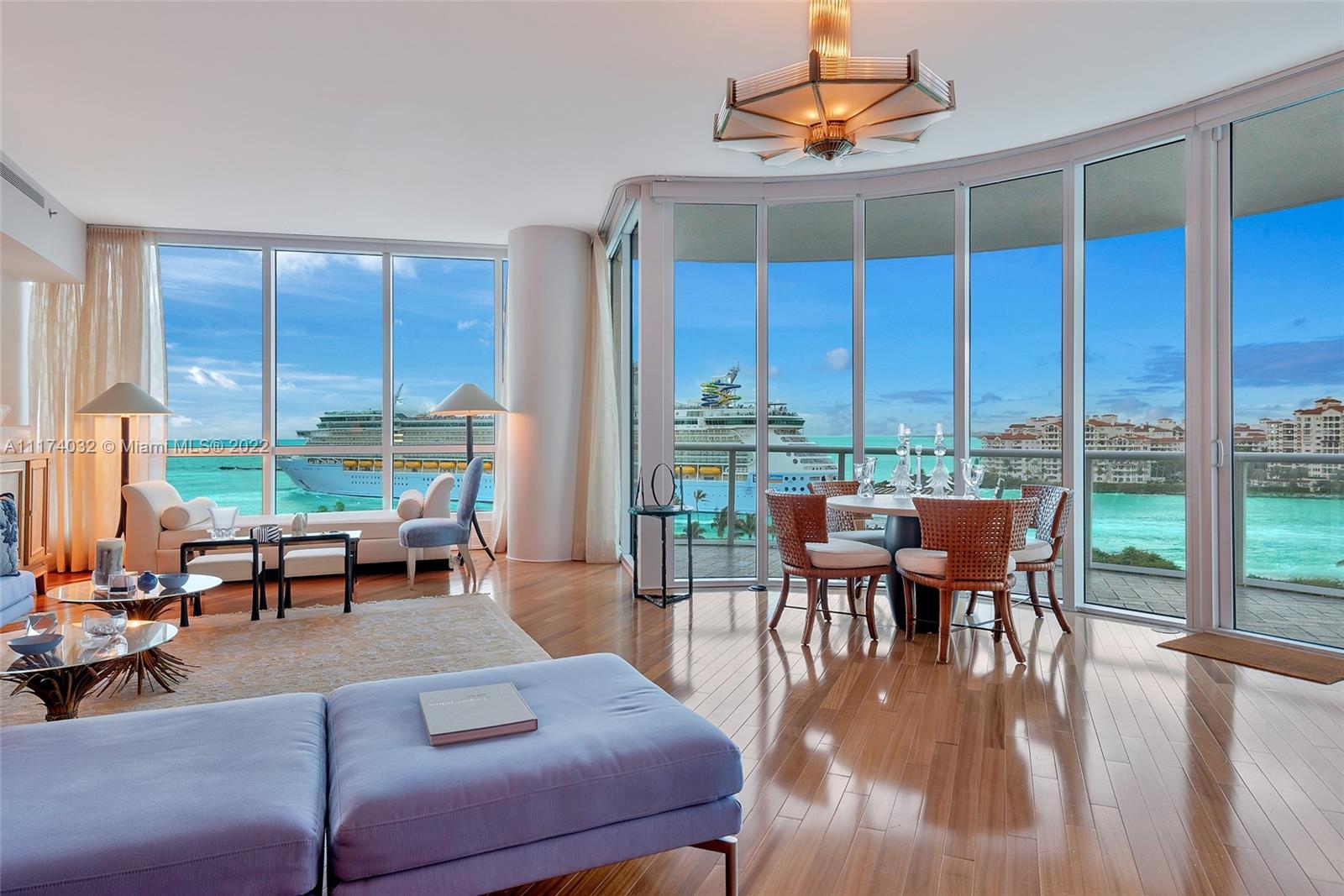 100 Pointe Dr, Miami Beach, Florida 33139, 2 Bedrooms Bedrooms, ,2 BathroomsBathrooms,Residential,Sold,CONTINUUM ON SOUTH BEACH,Pointe Dr,A11174032