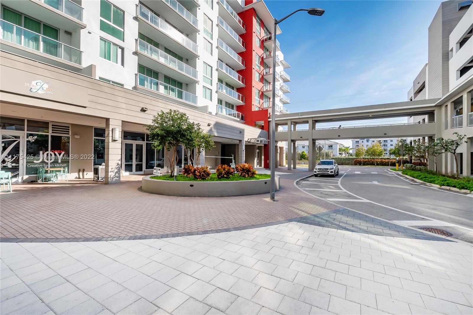 7751 107th Ave, Doral, Florida 33178, 2 Bedrooms Bedrooms, ,2 BathroomsBathrooms,Residential,Sold,MIDTOWN DORAL,107th Ave,A11175425