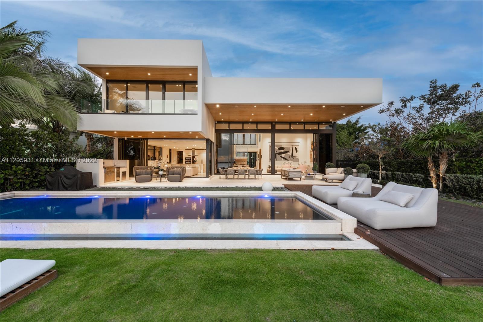 2608 Biarritz Dr, Miami Beach, Florida 33141, 6 Bedrooms Bedrooms, ,6 BathroomsBathrooms,Residential,Sold,Normandy Gold Course Sub,Biarritz Dr,A11205931