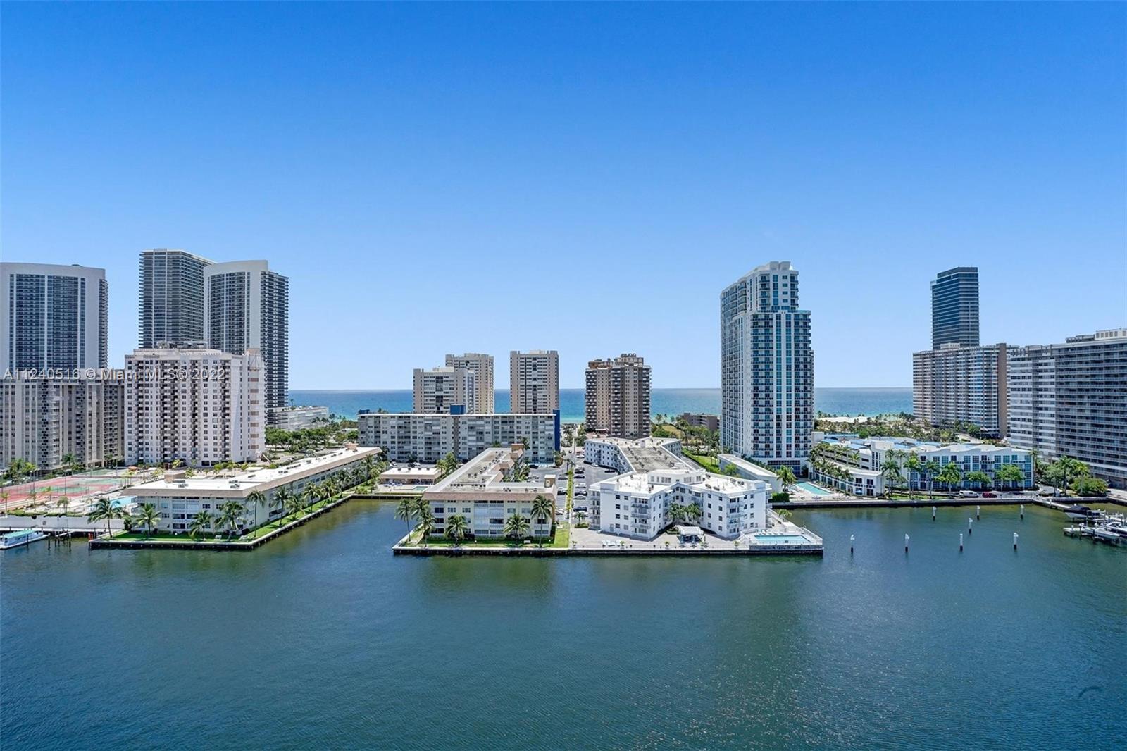 121 Golden Isles Dr, Hallandale Beach, Florida 33009, 3 Bedrooms Bedrooms, ,3 BathroomsBathrooms,Residential,Sold,Dorsey Arms,Golden Isles Dr,A11240516