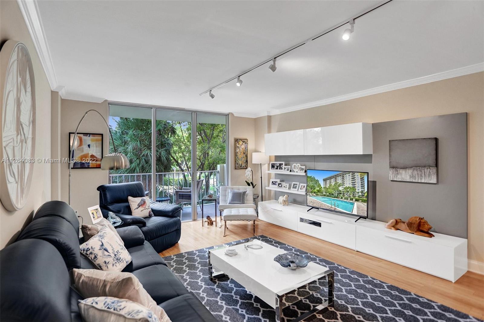 11111 Biscayne Blvd, Miami, Florida 33181, 2 Bedrooms Bedrooms, ,2 BathroomsBathrooms,Residential,Sold,Jockey Club,Biscayne Blvd,A11264083