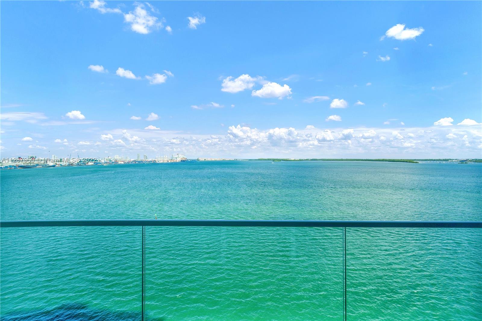 800 Claughton Island Dr, Miami, Florida 33131, 2 Bedrooms Bedrooms, ,2 BathroomsBathrooms,Residential,Sold,ST LOUIS CONDO,Claughton Island Dr,A11267950