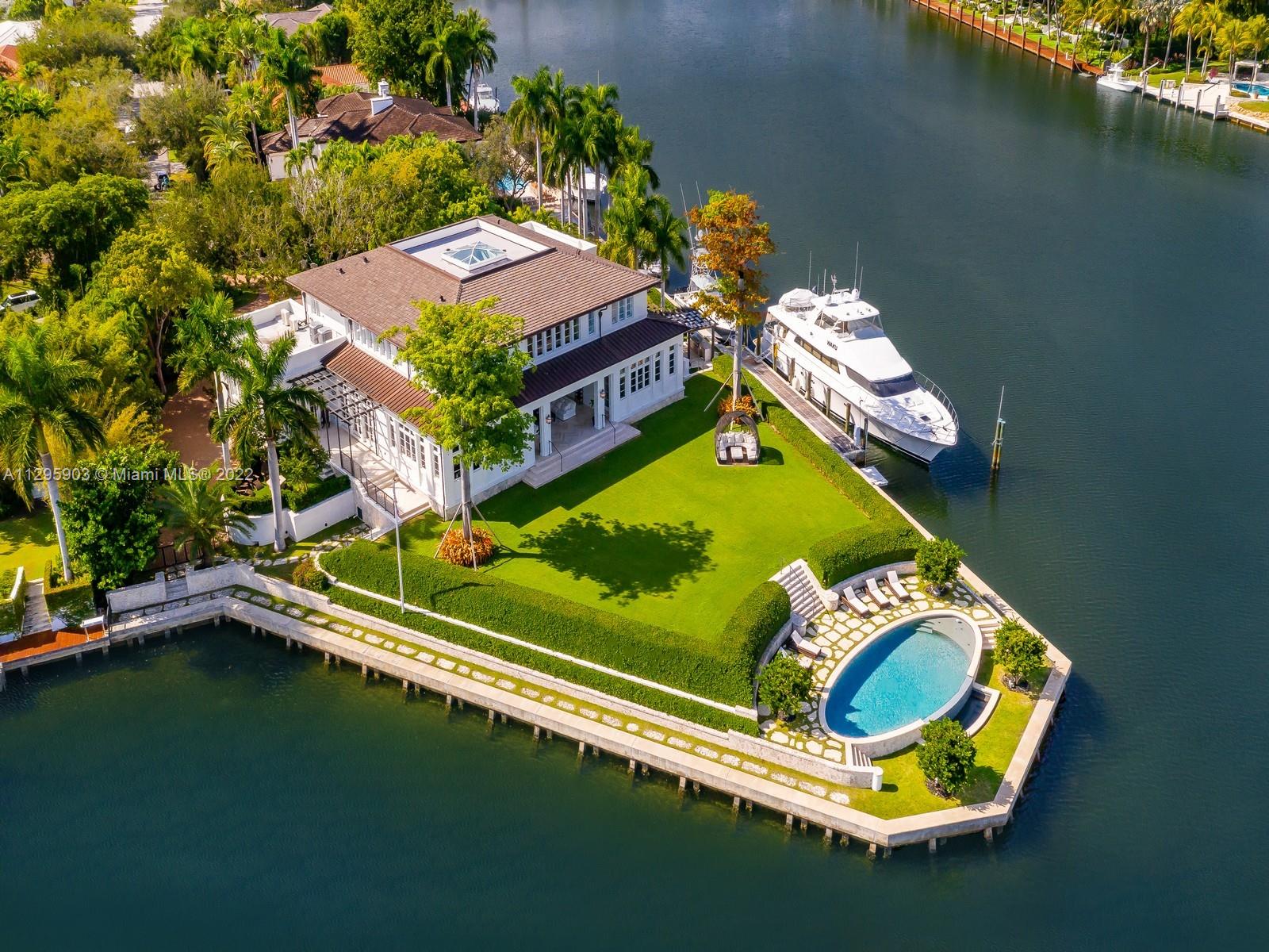 555 Reinante Ave, Coral Gables, Florida 33156, 7 Bedrooms Bedrooms, ,5 BathroomsBathrooms,Residential,Sold,OLD CUTLER BAY SEC 1,Reinante Ave,A11295903