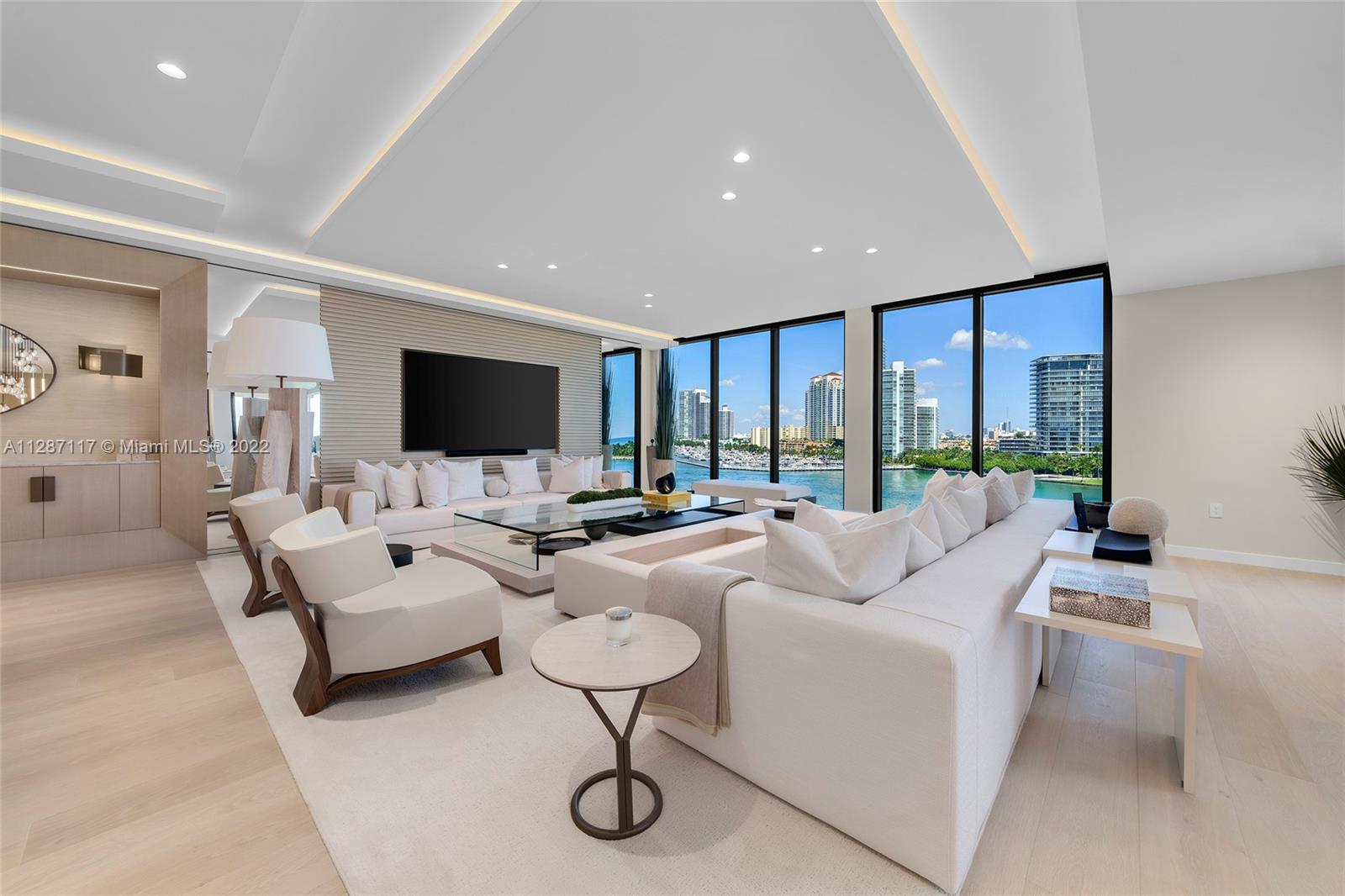 6800 Fisher Island Dr, Miami Beach, Florida 33109, 4 Bedrooms Bedrooms, ,4 BathroomsBathrooms,Residential,Sold,PALAZZO DELLA LUNA,Fisher Island Dr,A11287117