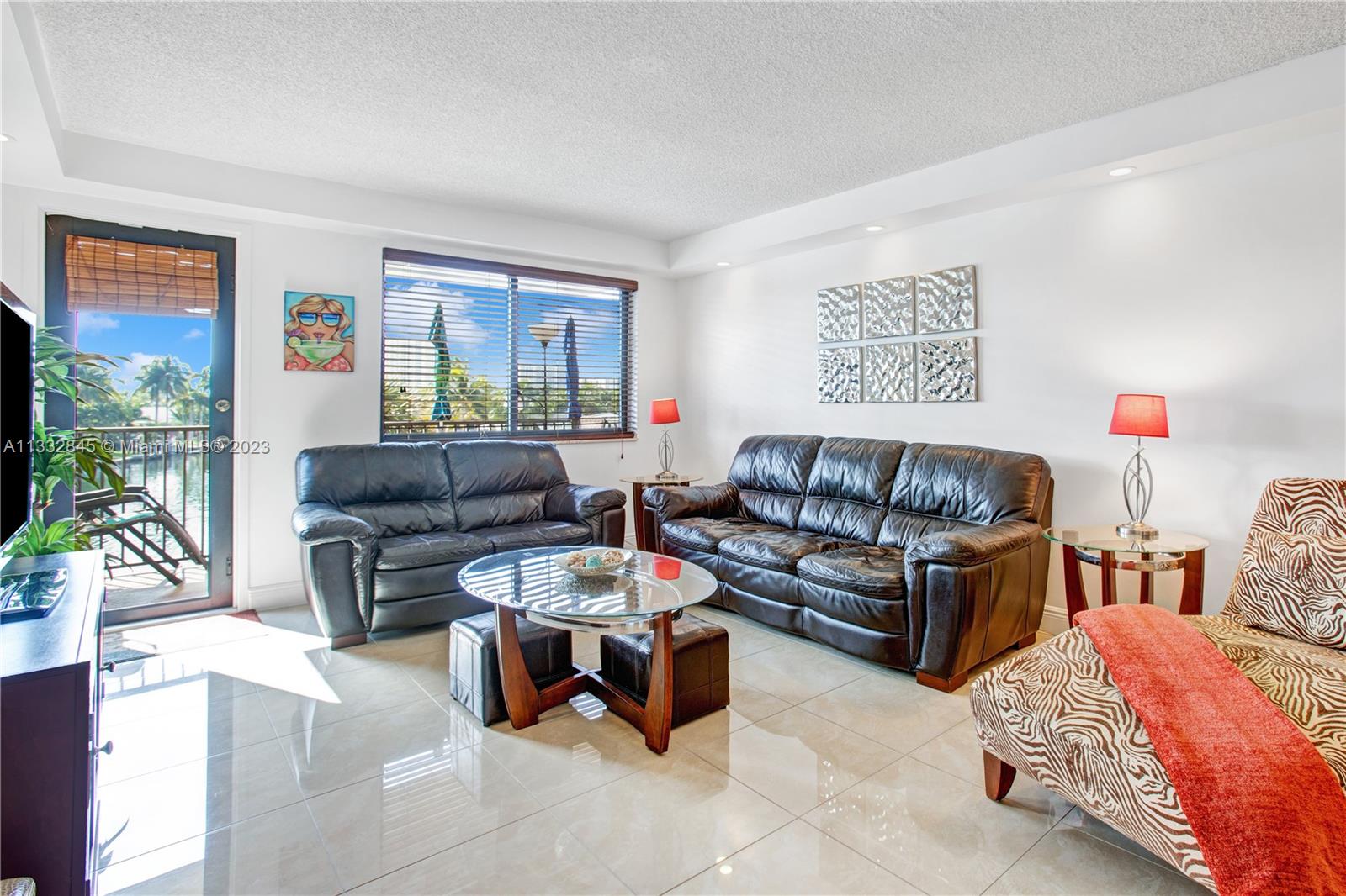 301 Golden Isles Dr, Hallandale Beach, Florida 33009, 2 Bedrooms Bedrooms, ,2 BathroomsBathrooms,Residential,Sold,Yacht Club Condo (The),Golden Isles Dr,A11332845