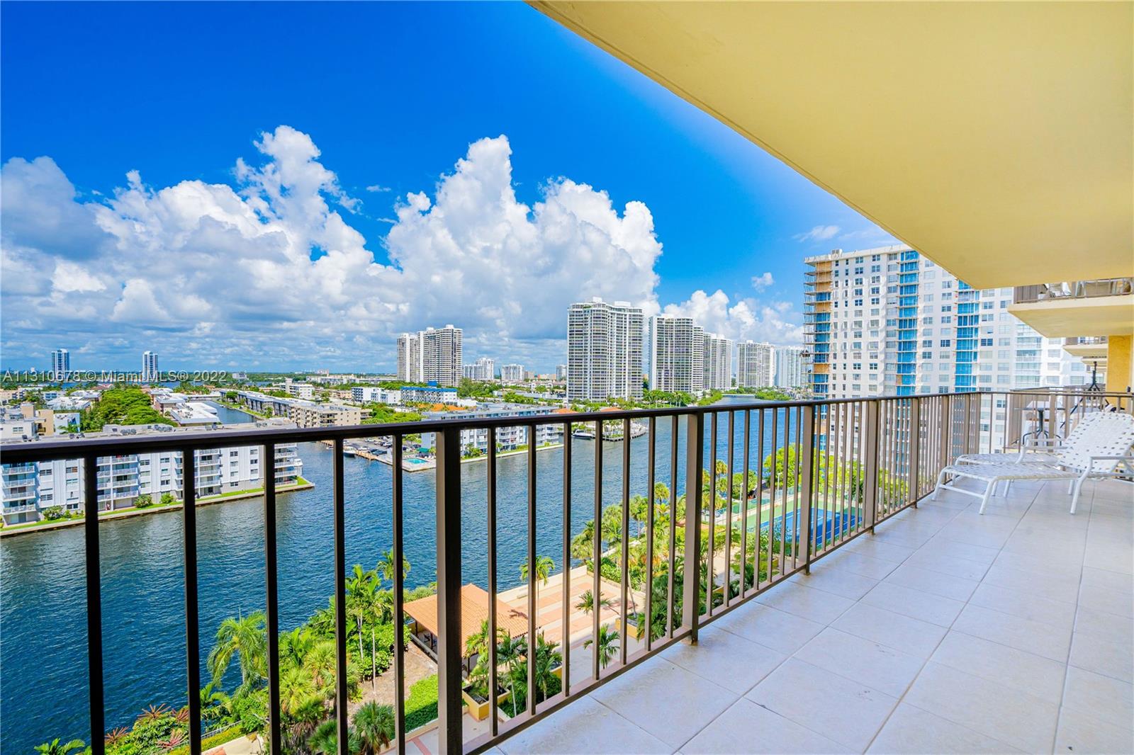 290 174th St, Sunny Isles Beach, Florida 33160, 2 Bedrooms Bedrooms, ,2 BathroomsBathrooms,Residential,Sold,WINSTON TOWERS 700,174th St,A11310678