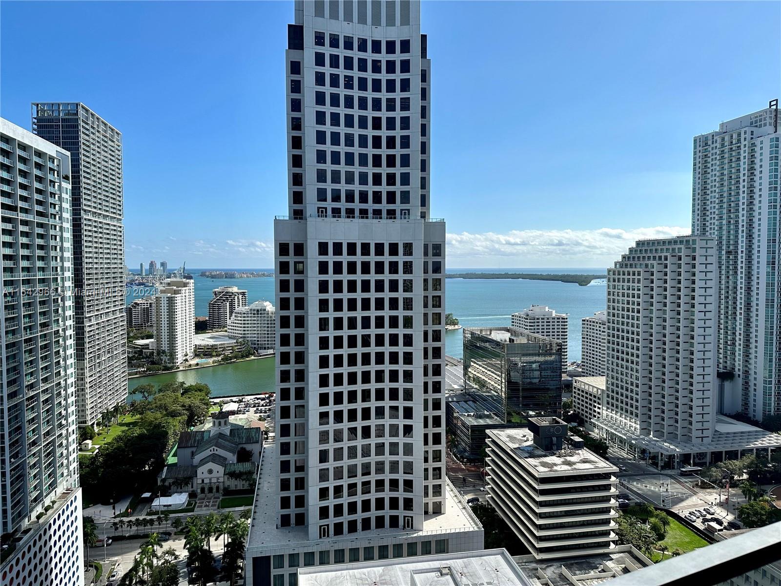 68 6th St, Miami, Florida 33131, 2 Bedrooms Bedrooms, ,2 BathroomsBathrooms,Residential,For Sale,REACH CONDO,6th St,A11542966