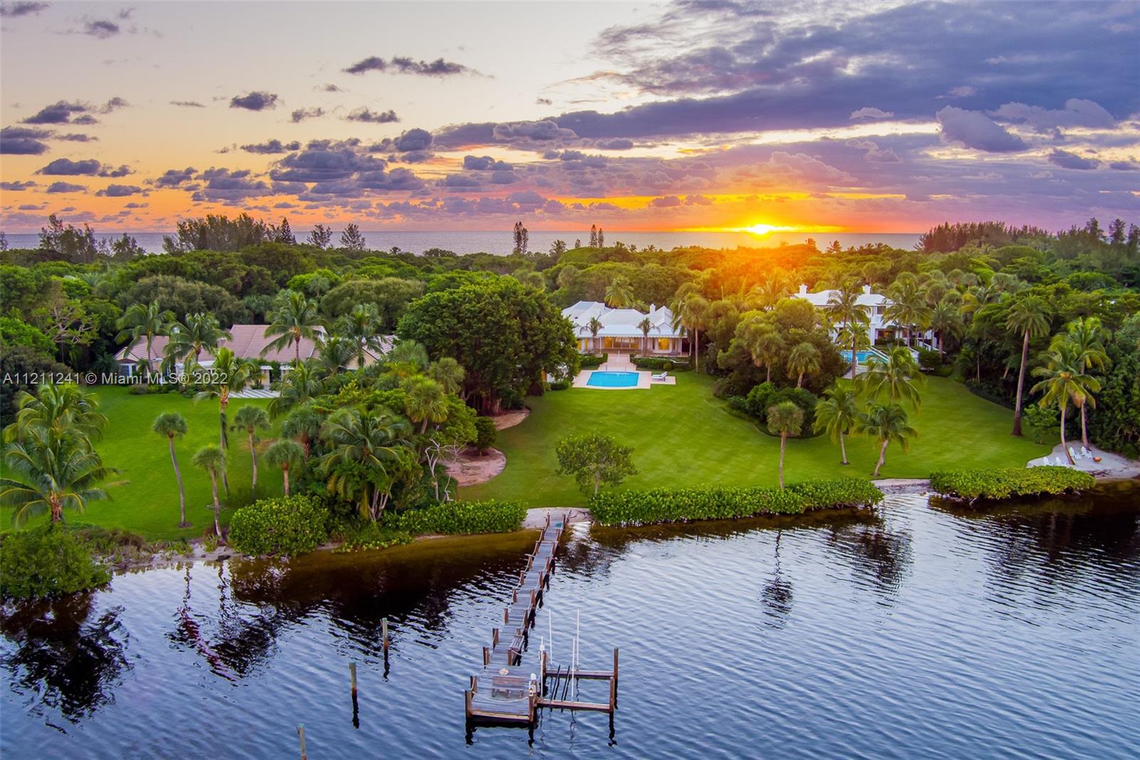 318 Beach Rd, Hobe Sound, Florida 33455, 4 Bedrooms Bedrooms, ,4 BathroomsBathrooms,Residential,Sold,JUPITER ISLAND,Beach Rd,A11211241