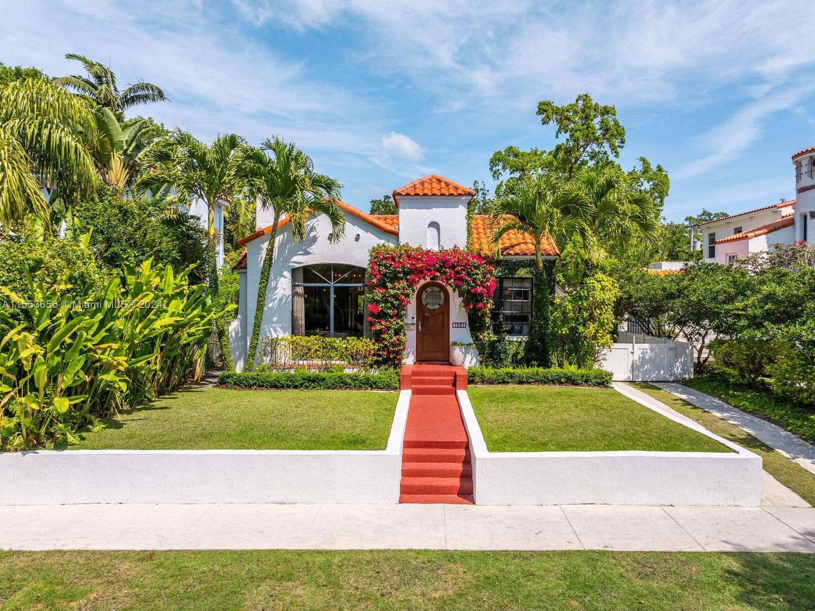 1061 91st Ter, Miami Shores, Florida 33138, 4 Bedrooms Bedrooms, ,2 BathroomsBathrooms,Residential,Sold,WATERSEDGE,91st Ter,A11553656