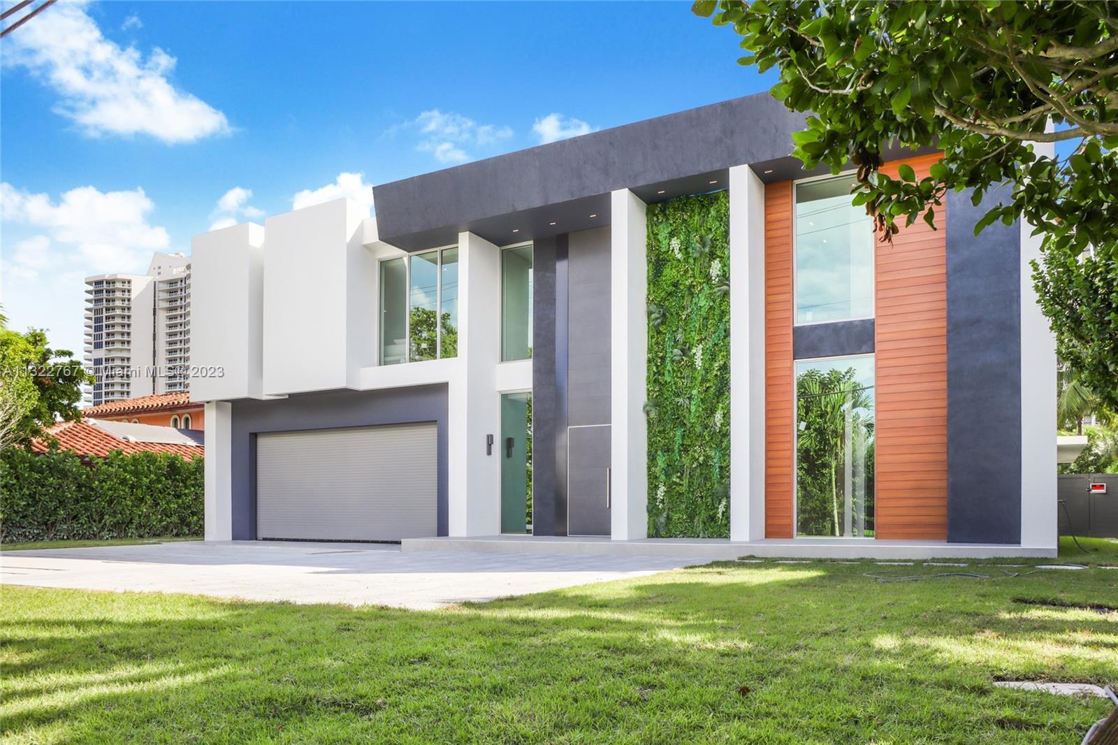 391 Holiday Dr, Hallandale Beach, Florida 33009, 6 Bedrooms Bedrooms, ,6 BathroomsBathrooms,Residential,Sold,GOLDEN ISLES ESTATES,Holiday Dr,A11322767