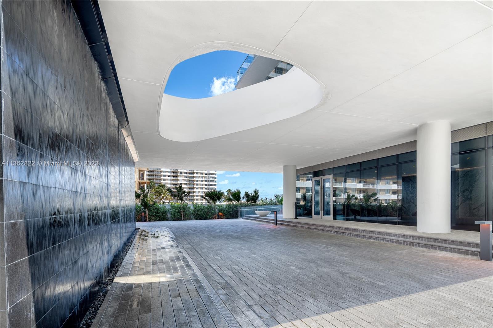 2000 Ocean Dr, Hallandale Beach, Florida 33009, 3 Bedrooms Bedrooms, ,3 BathroomsBathrooms,Residential,Sold,2000 Ocean,Ocean Dr,A11362822