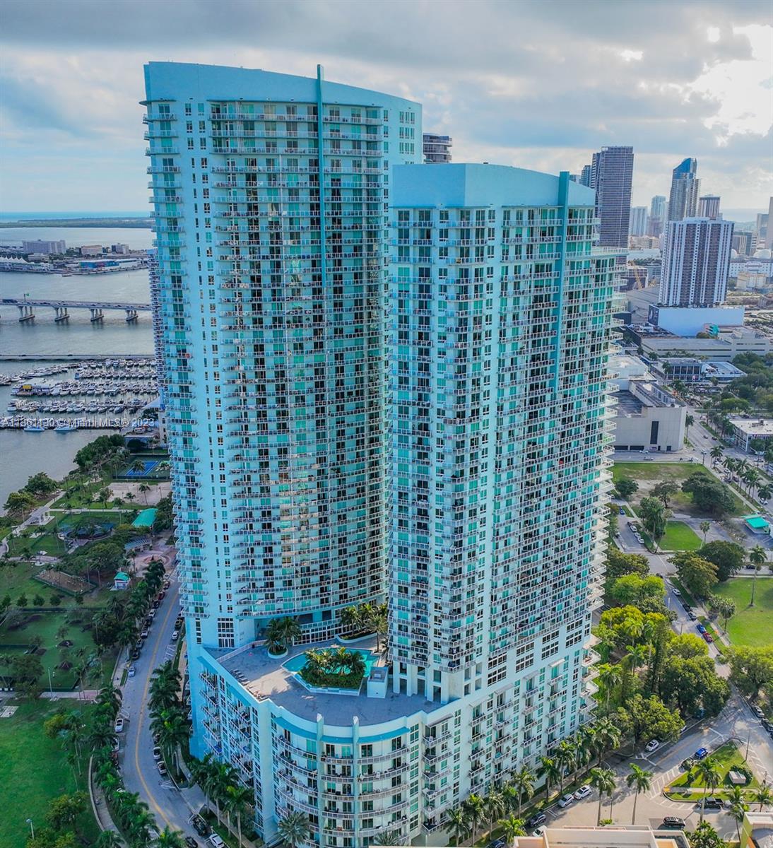1900 Bayshore Dr, Miami, Florida 33132, ,1 BathroomBathrooms,Residential,Sold,QUANTUM ON THE BAY CONDO,Bayshore Dr,A11361130