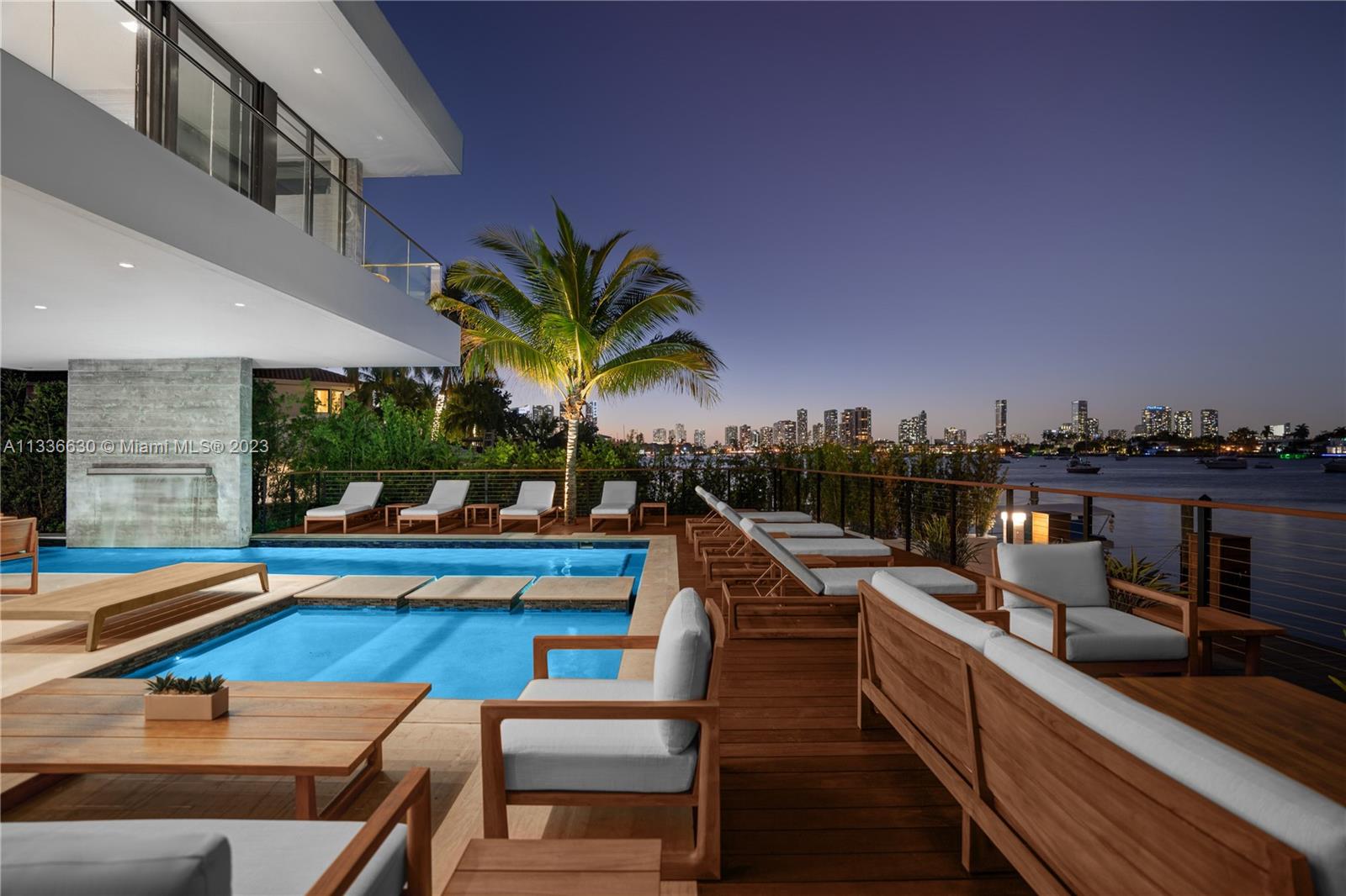 421 Hibiscus Dr, Miami Beach, Florida 33139, 5 Bedrooms Bedrooms, ,5 BathroomsBathrooms,Residential,Sold,HIBISCUS ISLAND,Hibiscus Dr,A11336630