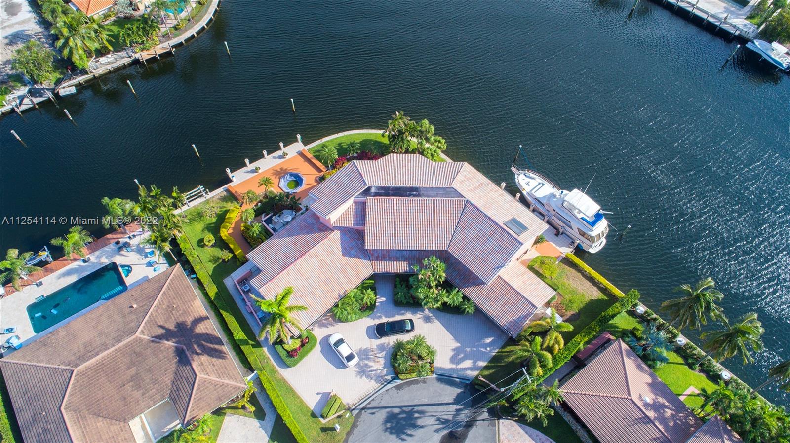 661 Oleander Dr, Hallandale Beach, Florida 33009, 4 Bedrooms Bedrooms, ,3 BathroomsBathrooms,Residential,Sold,GOLDEN ISLES SEC A,Oleander Dr,A11254114