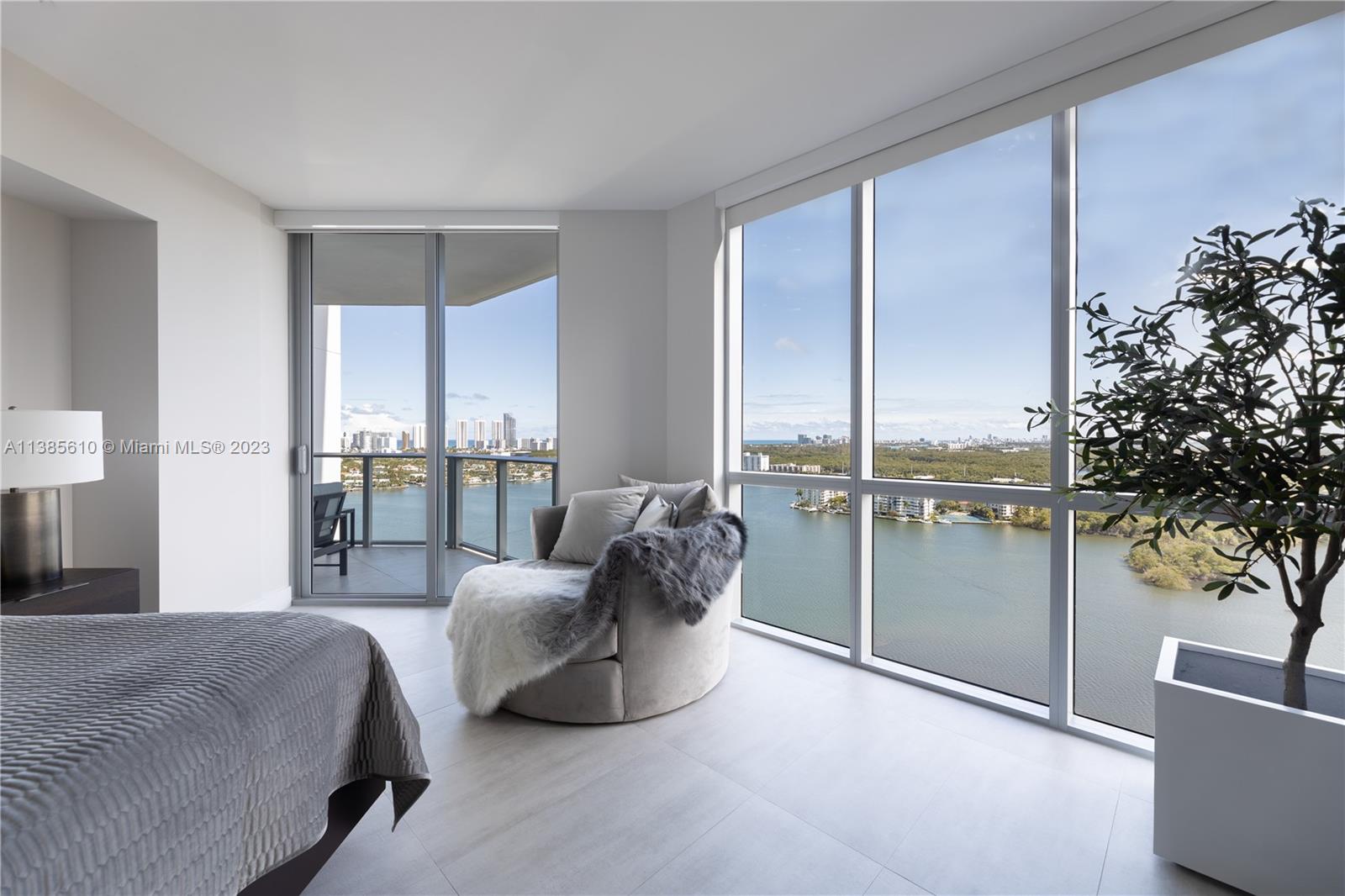 17111 Biscayne Blvd, North Miami Beach, Florida 33160, 2 Bedrooms Bedrooms, ,3 BathroomsBathrooms,Residential,Sold,The Reserve,Biscayne Blvd,A11385610